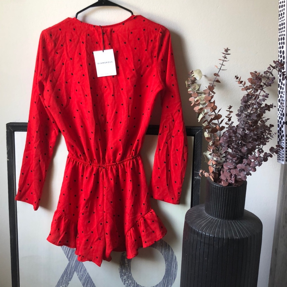 GLAMOROUS Romper. - Picture 2 of 2